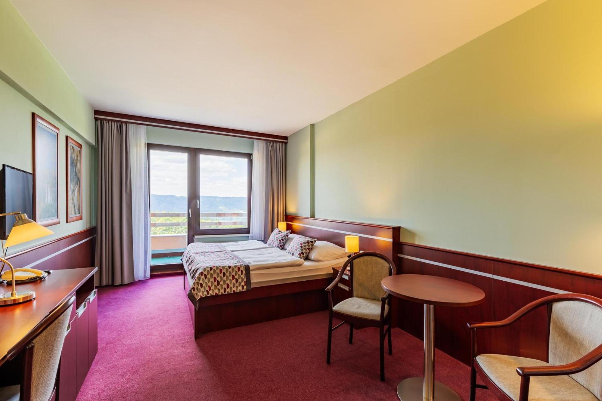 Orea Resort Panorama Moravsky Kras Blansko Luaran gambar