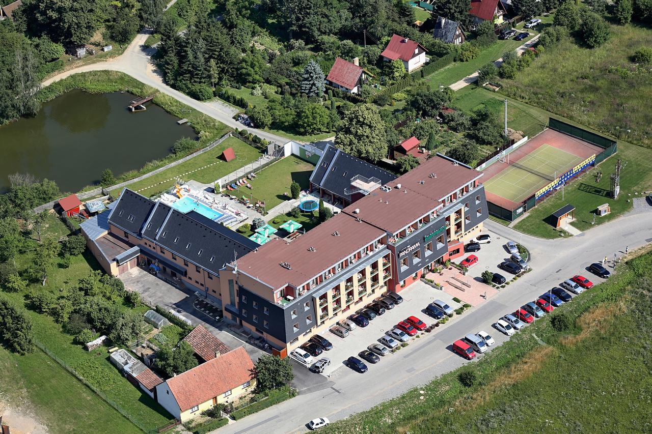 Orea Resort Panorama Moravsky Kras Blansko Luaran gambar